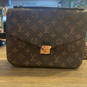 Beautiful new fashion bag